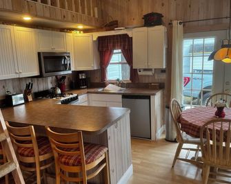 Lake Willoughby Direct Waterfront - Westmore - Comedor