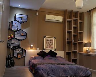 designer cozy spacious kitchen and living hall apartment - Klang - Bedroom
