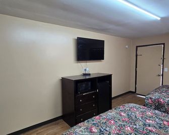 Candle Light Motel - Ozark - Bedroom