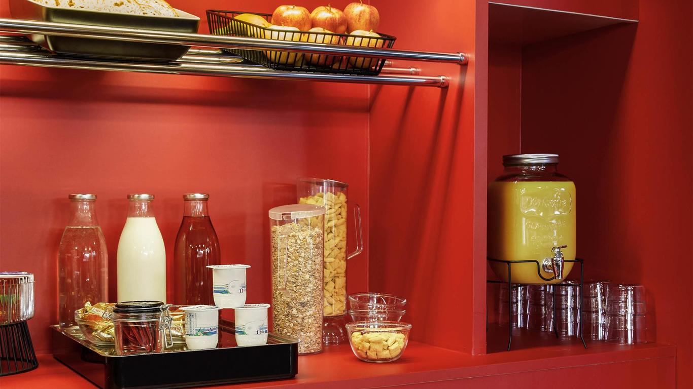 Hotelf1 Paris Saint Ouen Marché Aux Puces