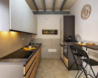 L'Edicola Suite by BarbarHouse - Pulsano - Cuisine