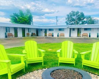 Dragonfly Motor Lodge - Panguitch - Patio