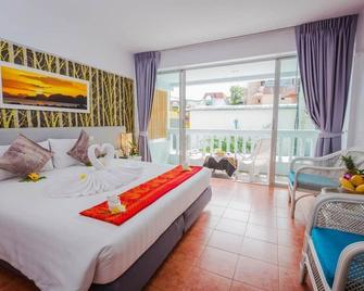 On Hotel Phuket - Karon - Schlafzimmer