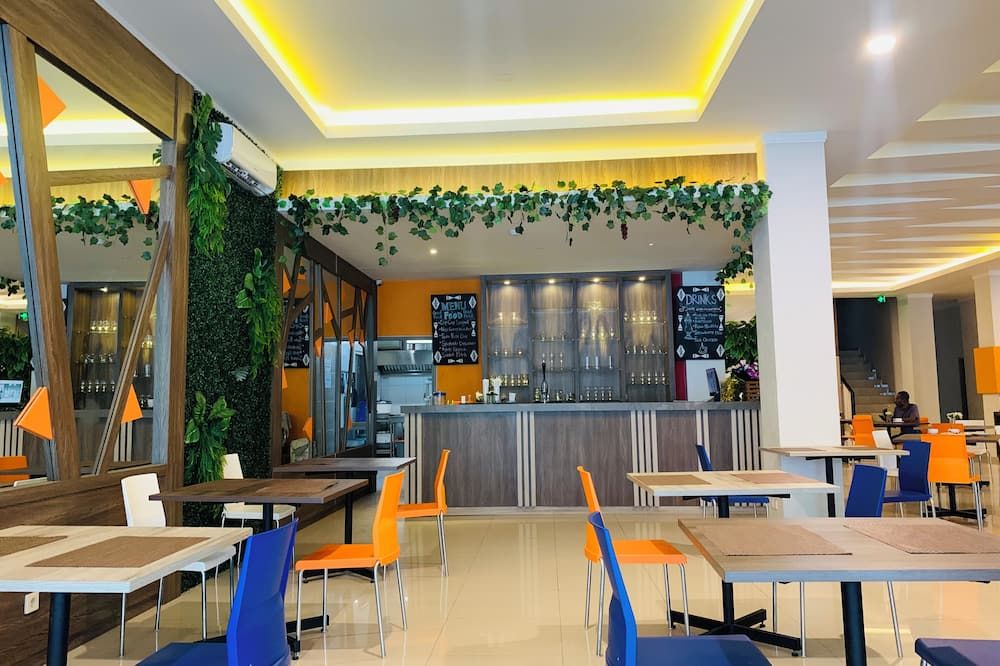 Front One Budget Waena Abepura - Jayapura - Restaurant