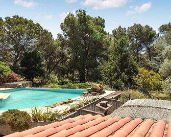 Stunning Home In Uchaux - Uchaux - Pool
