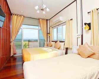 Huean Wadd Khian Resort - Na Noi - Bedroom