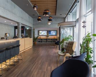 Midgardur by Center Hotels - Reykjavik - Front desk