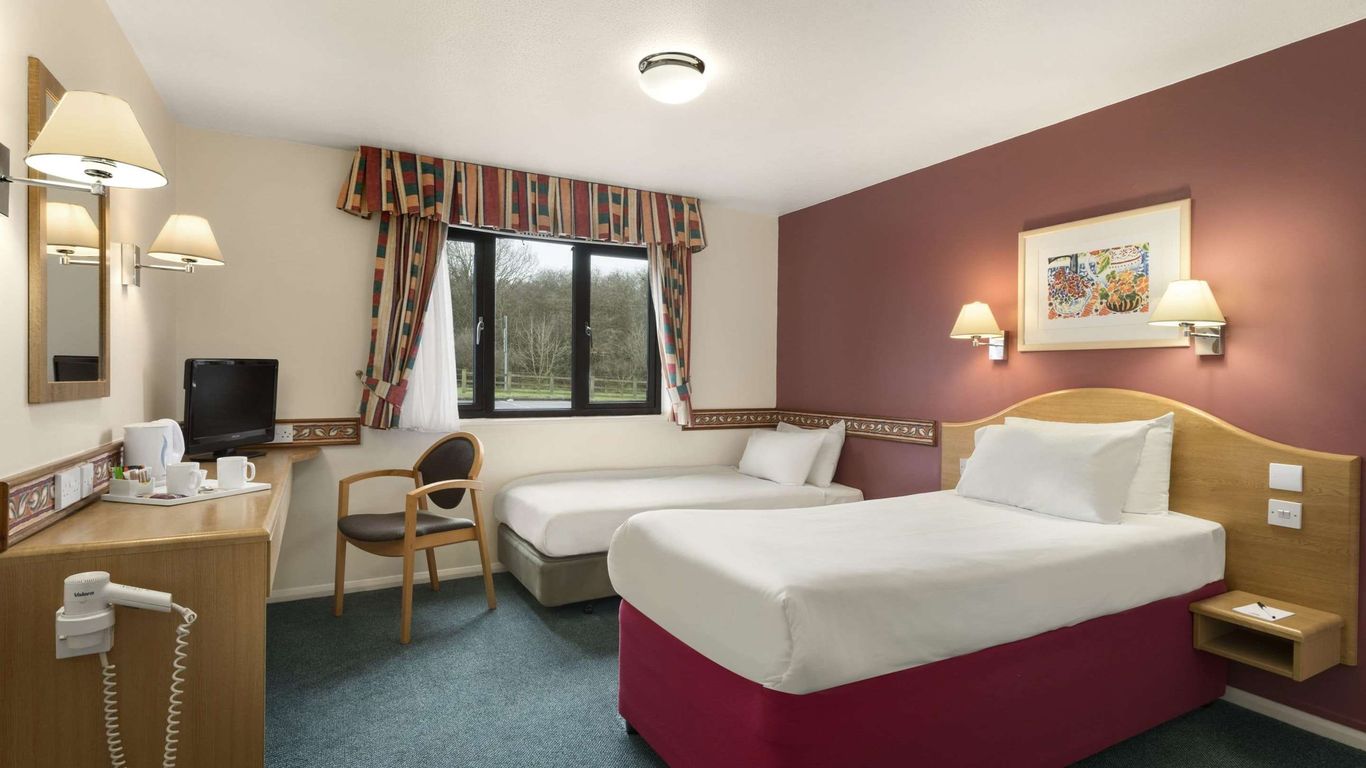 دايز إن باي ويندام ميشيل وود إم 5