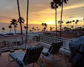 93#b Ocean view condo Las Gaviotas Rosarito Beach (virtual tour available) - Puerto Nuevo - Balcón