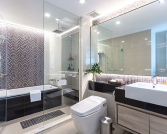 Adelphi Forty-Nine - Bangkok