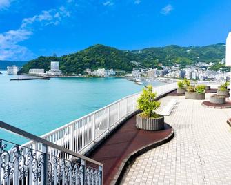 Hotel Resorpia Atami - אטאמי - בניין