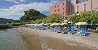 Hotel Sportsman - ברדולינו - חוף