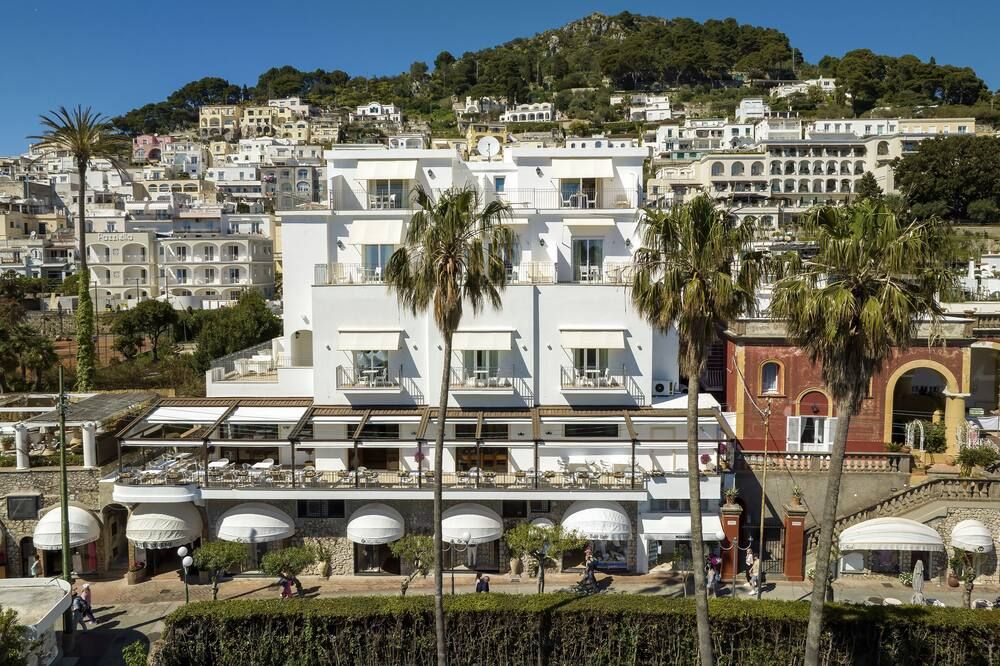 فندق سيرين - كابري - مبنى