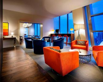 Delta Hotels by Marriott Toronto - Toronto - Living room
