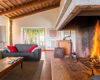 Tuscany: XVIII century Villa, with swimming-pool and private park, sea view - Capalbio - Wohnzimmer