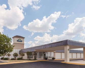 Days Inn by Wyndham Hillsboro TX - Hillsboro - Edificio
