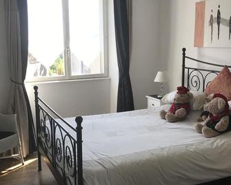 1 Bedroom Flat - Brigueuil - Habitación