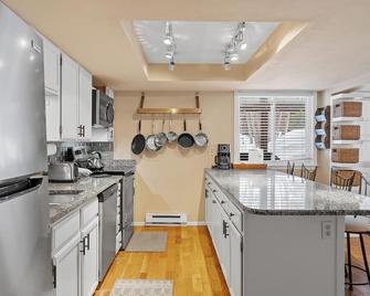 Creekside Condos #7 by Summit County Mountain Retreats - Frisco - Kitchen