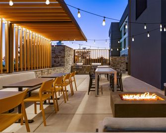 Home2 Suites by Hilton Fresno Northwest - Fresno - Budova