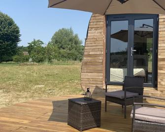 Logement insolite : La Ruche Verte - Monts-sur-Guesnes - Patio