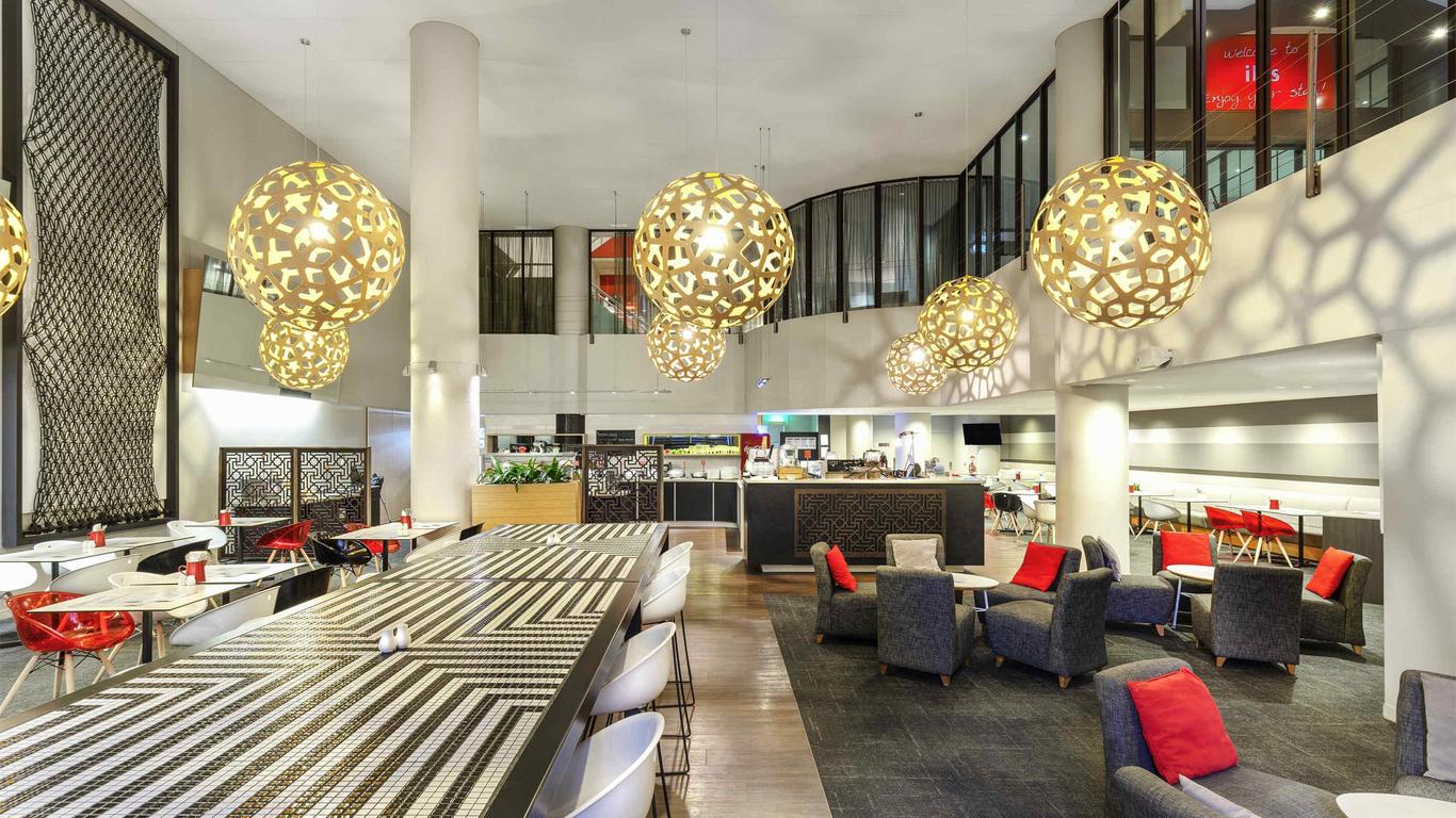 ibis Melbourne Hotel & Apartments