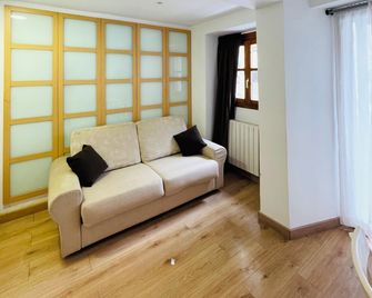 Apartahotel Canfranc - Canfranc - Living room