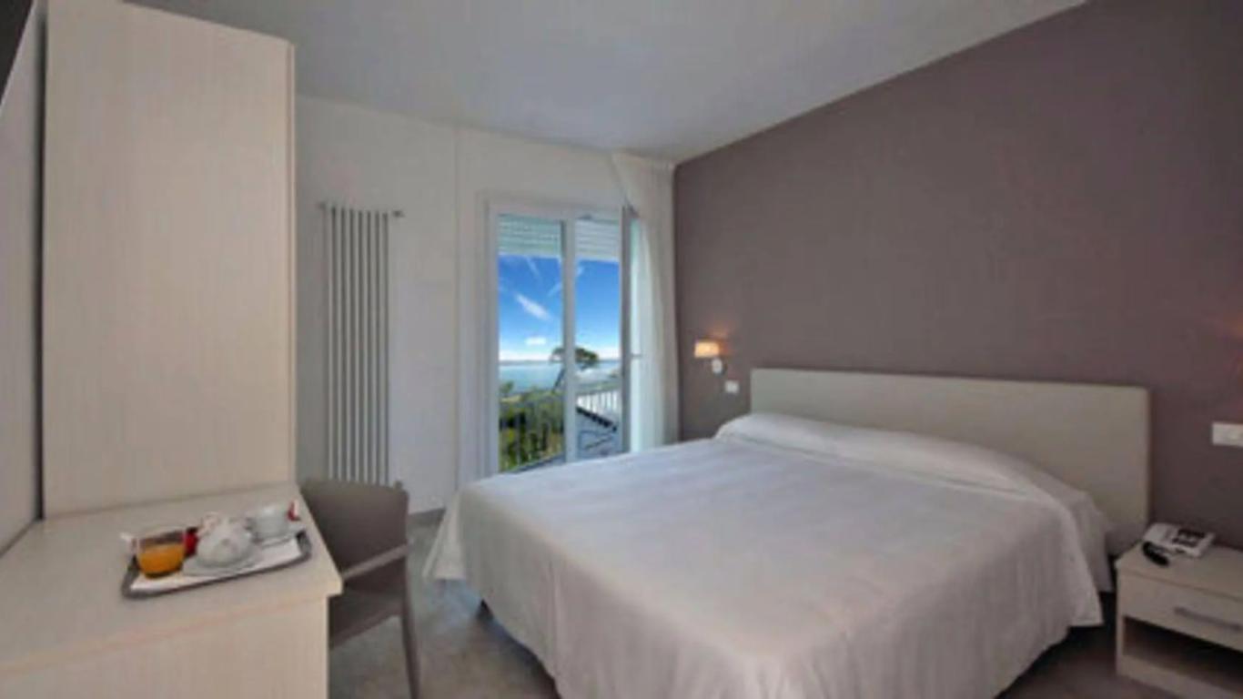 Hotel Saviola