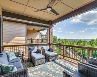 Community Perks: Mountain-view Condo in Toccoa! - Toccoa - Balcón