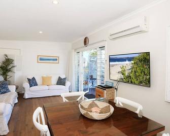 Jervis Bay Beach Shack I Pet Friendly - Vincentia - Comedor