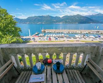 Residenza Oleandro Lake View Luino Center - Happy Rentals - Luino - Balcone