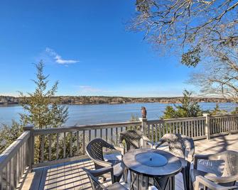 Unique Camden Waterfront with Spectacular Views! - Camden - Balcony