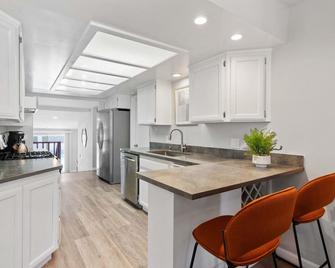 15 min to San Diego! Walk to Trolley - El Cajon - Køkken