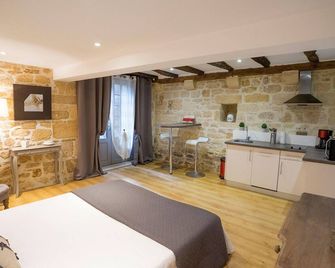 La Petite Salamandre - Castels-et-Bézenac - Habitación