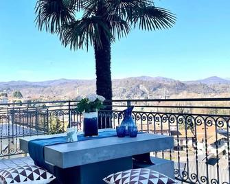 Lake View Apartment in Arona - Arona - Balkón