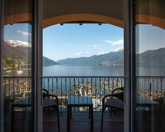 Albergo Carcani by Ketty & Tommy - אזקונה - מרפסת