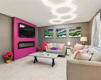 Luminaria - 2 Bed 1 Bath in a side by side duplex East Anchorage’s UMED district - Anchorage - Sala