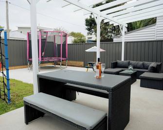 Vida Hamilton - 3 bed, 2 bath kids playground! - Hamilton - Patio