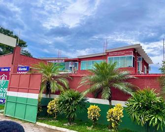 Pousada Em Xerem Rio De Janeiro -Proximo Ao Centro De Treinamento Do Fluminense - Duque de Caxias - Building