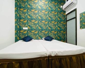 Dhanwantari Nivas - Varanasi - Bedroom