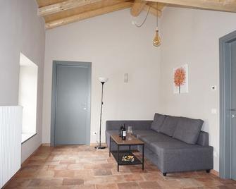 Cascina Allegria - Castelnuovo Calcea - Sala de estar
