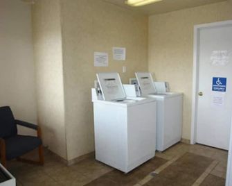 Motel 6 Vancouver Wa - Vancouver - Laundry facility