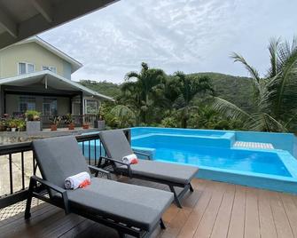 Stephna Residence - Anse Boileau - Basen