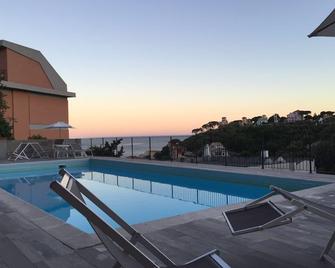 Il Limone - 1 - Residence Felice - 14 accommodations 300 meters from the ma - Celle Ligure - Басейн