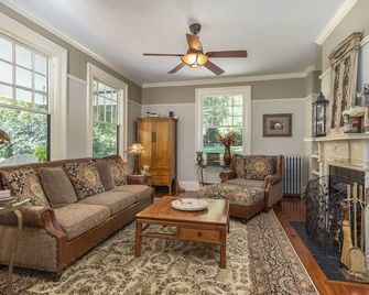 Carolina Bed & Breakfast - אשוויל - סלון