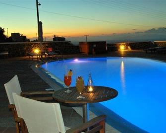 Laokasti Villas Hotel - Oia - Zwembad