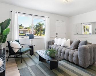 New Tranquil Escape Hot Tub Bbq Near La Disney - Covina - Living room