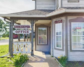 Hotel O Victorian Inn Athens Tx - Athens - Building