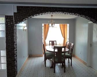Tranquility Place, Secure and Serene. 7 mins from JKIA - Embakasi - Dining room