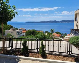Room in Brela with Air condition, WIFI, Washing machine (4947-6) - Brela - Balcón