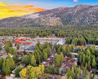 Tahoe Woods #304: Stateline Gondola Modern - South Lake Tahoe - Outdoors view